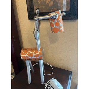 Giraffe Artistic LED Desk Lamp